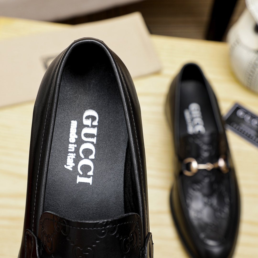Gucci Black Horsebit Loafers — label