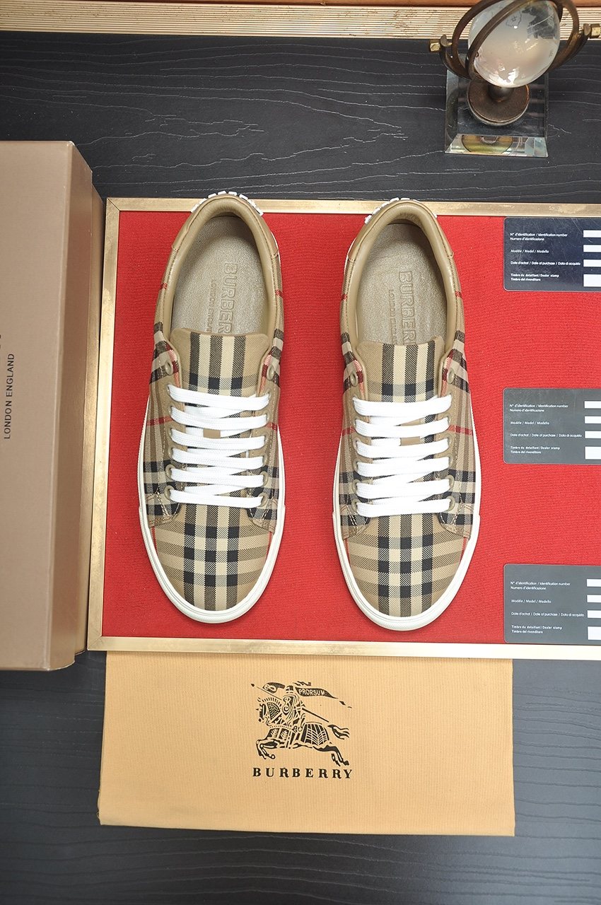 Burberry Beige Plaid Low-Top Sneakers — front