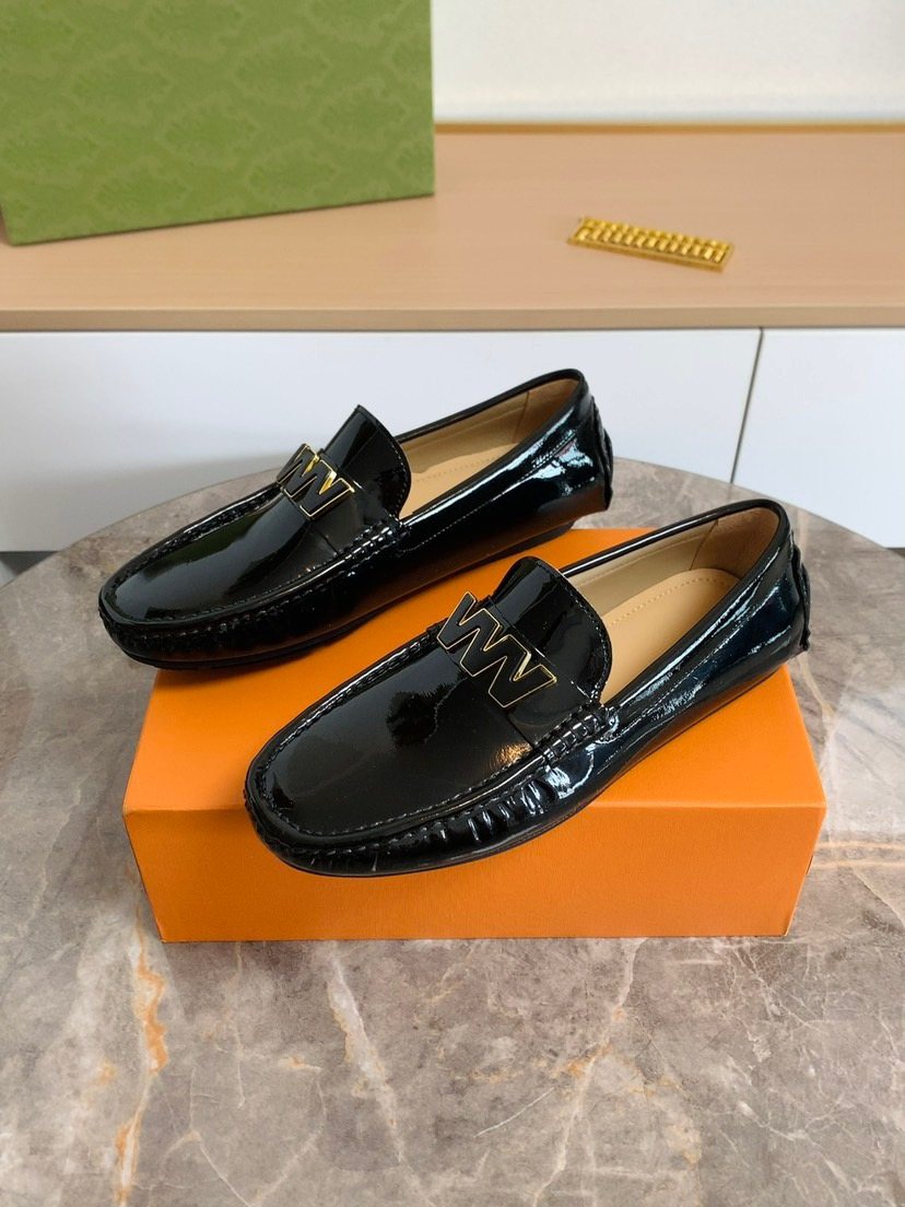 Gucci Black Metal-Detail Loafers — hero