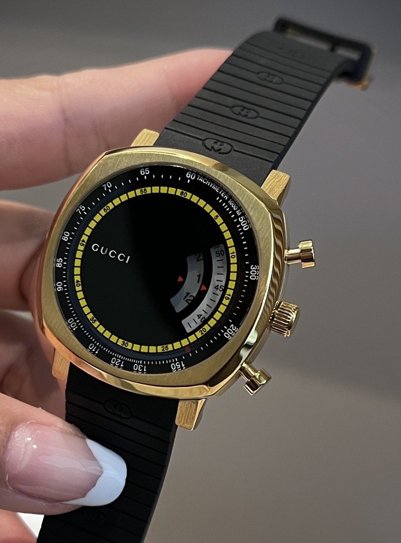 Gucci Gold Black Dial Strap Watch — hero