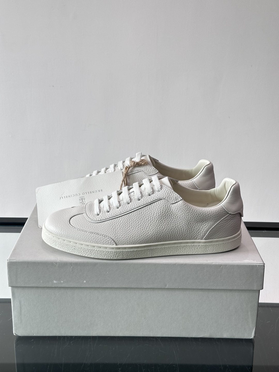 Brunello Cucinelli Light Gray Leather Low-Top Sneakers — side