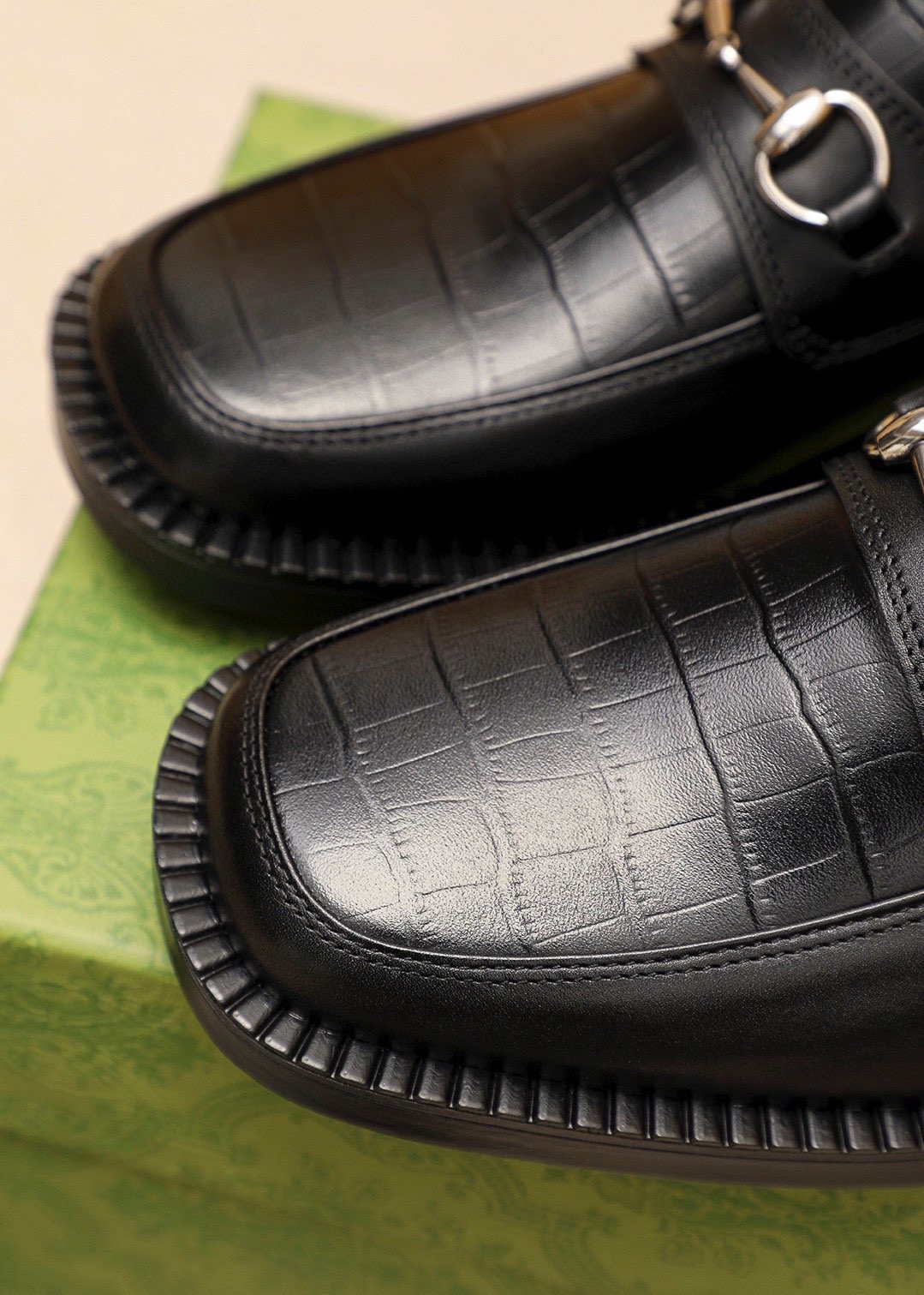 GUCCI Black Leather Bit Loafers — detail