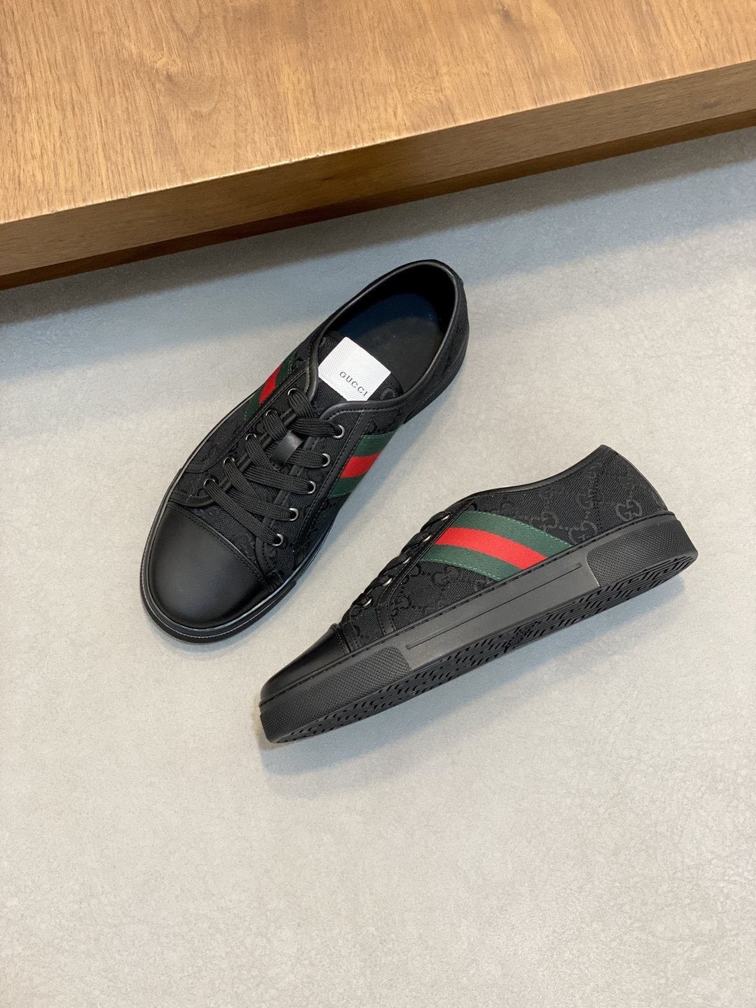Gucci Black Green-Red Stripe Sneakers — front