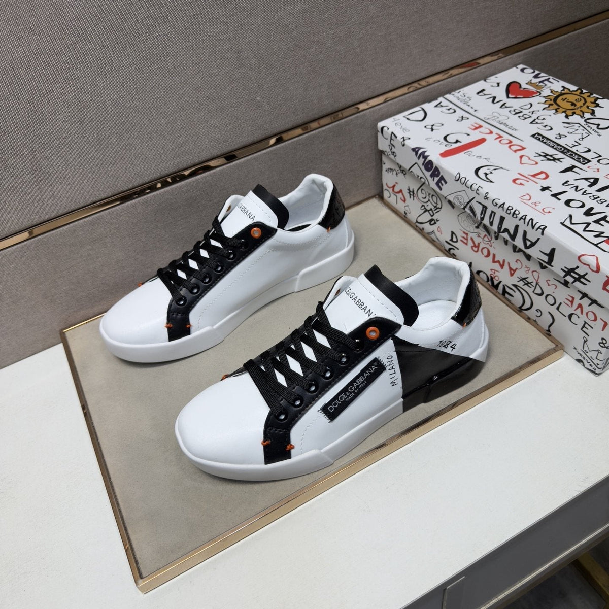 Dolce & Gabbana White Black Orange Low-Top Sneakers — front