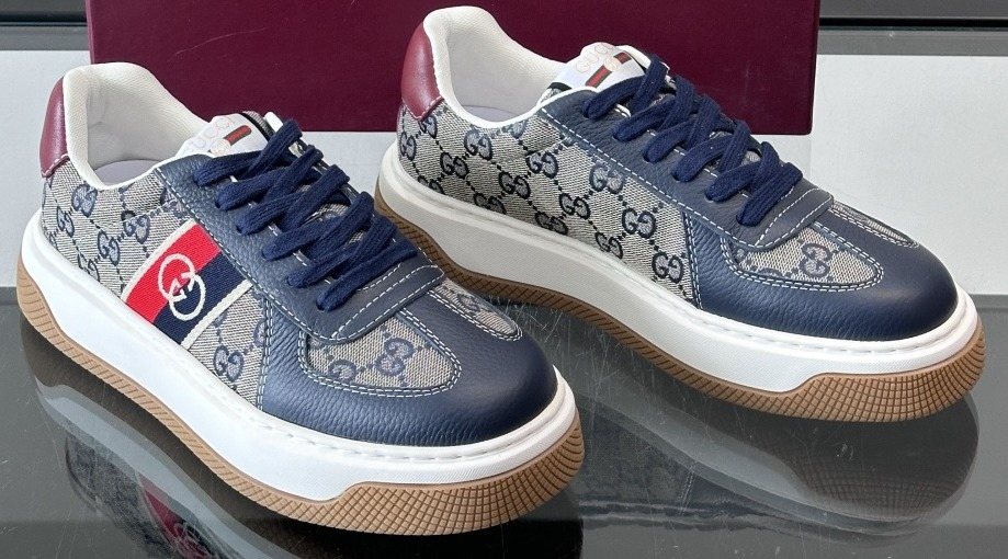 Gucci Navy Monogram Stripe Low-Top Sneakers — hero