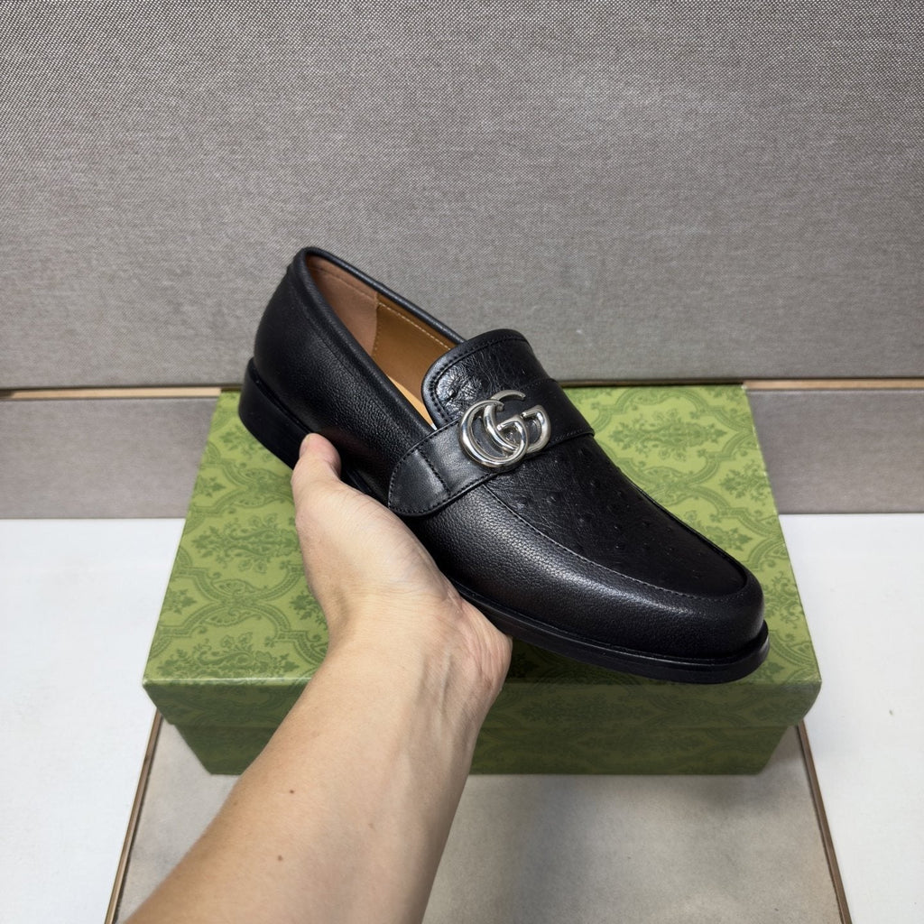 Gucci Black Metal-Hardware Loafers — model