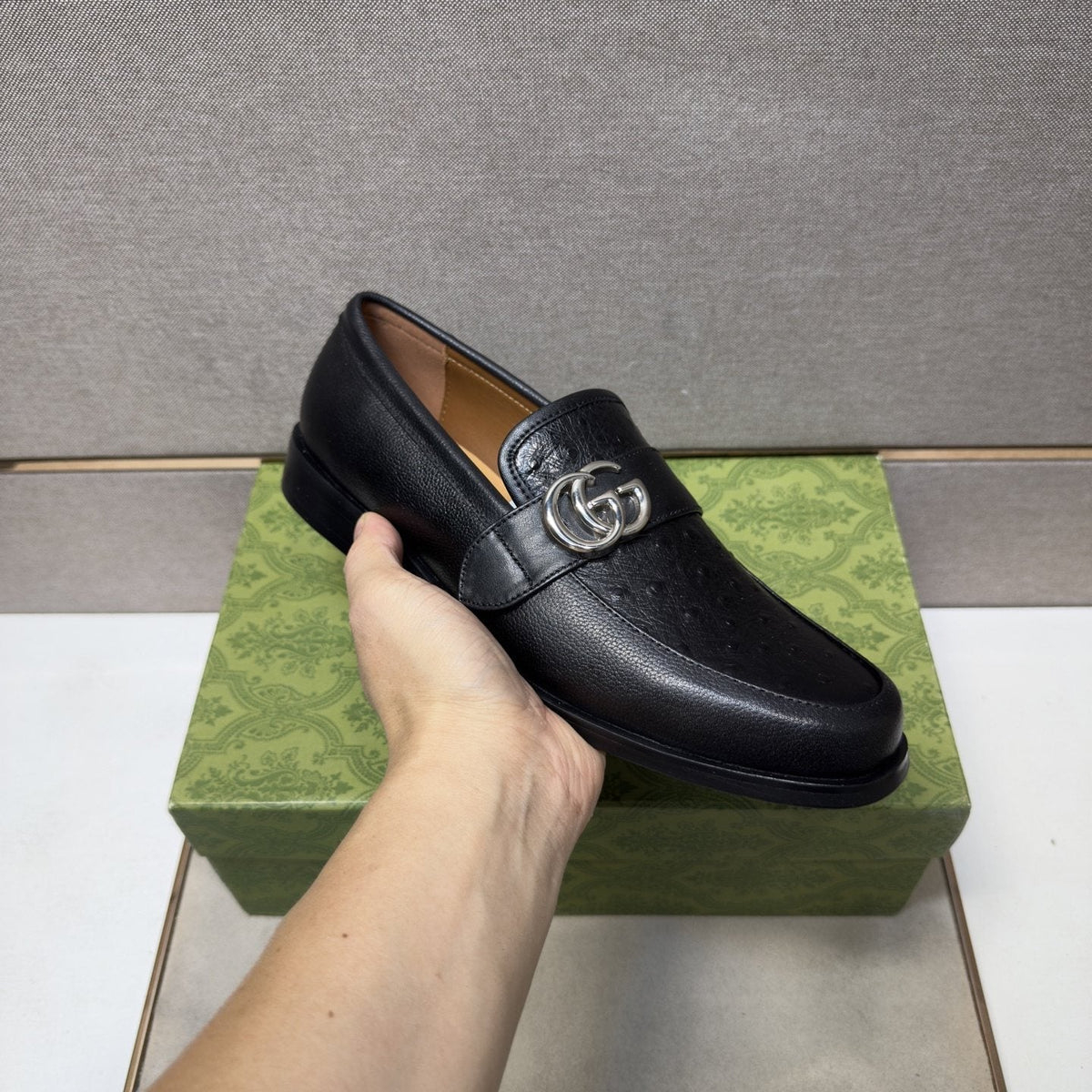 Gucci Black Metal-Hardware Loafers — model