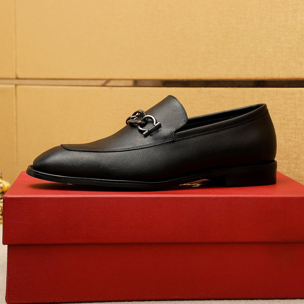Ferragamo Black Textured Bit Loafers — side
