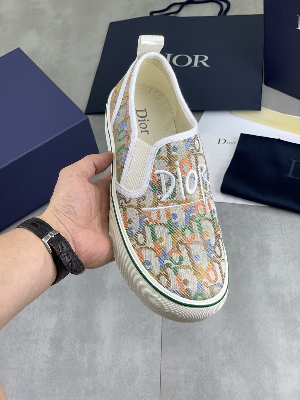 微商相册测试鞋子-Dior Multicolor Canvas Slip-On Shoes — model