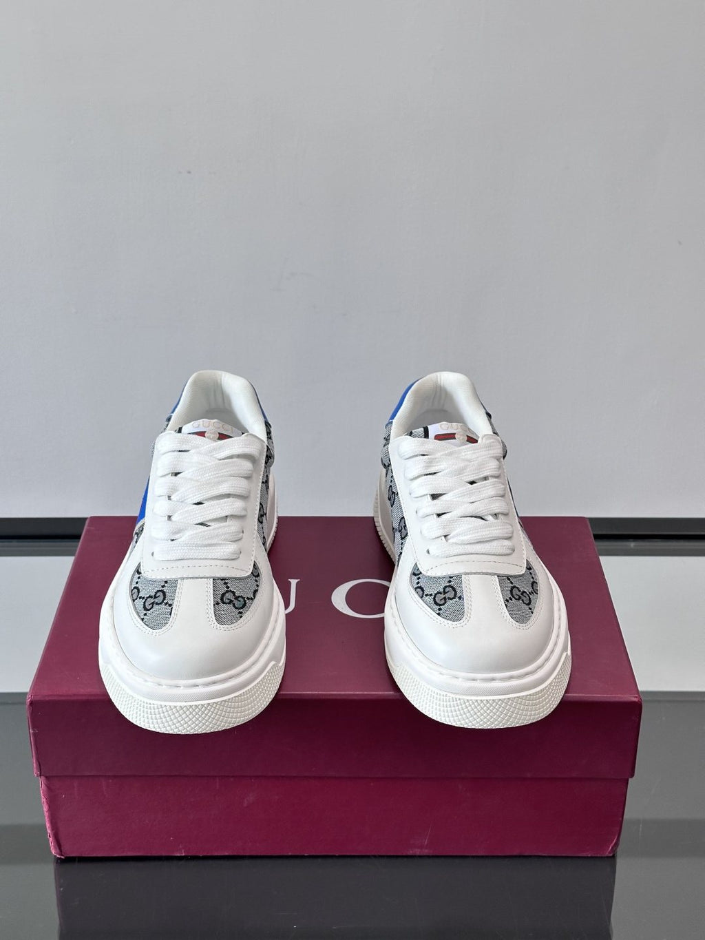 Gucci Blue Accent Low-Top Sneakers — front
