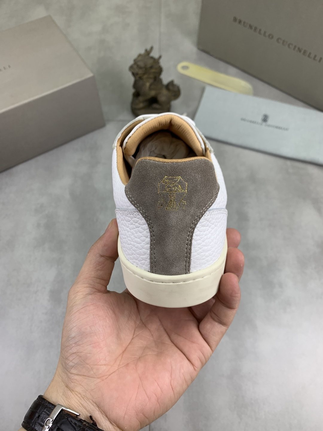 微商相册测试鞋子-Brunello Cucinelli White and Taupe Low-Top Sneakers — back