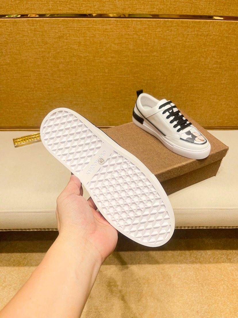 White Graphic Low-Top Sneakers — detail