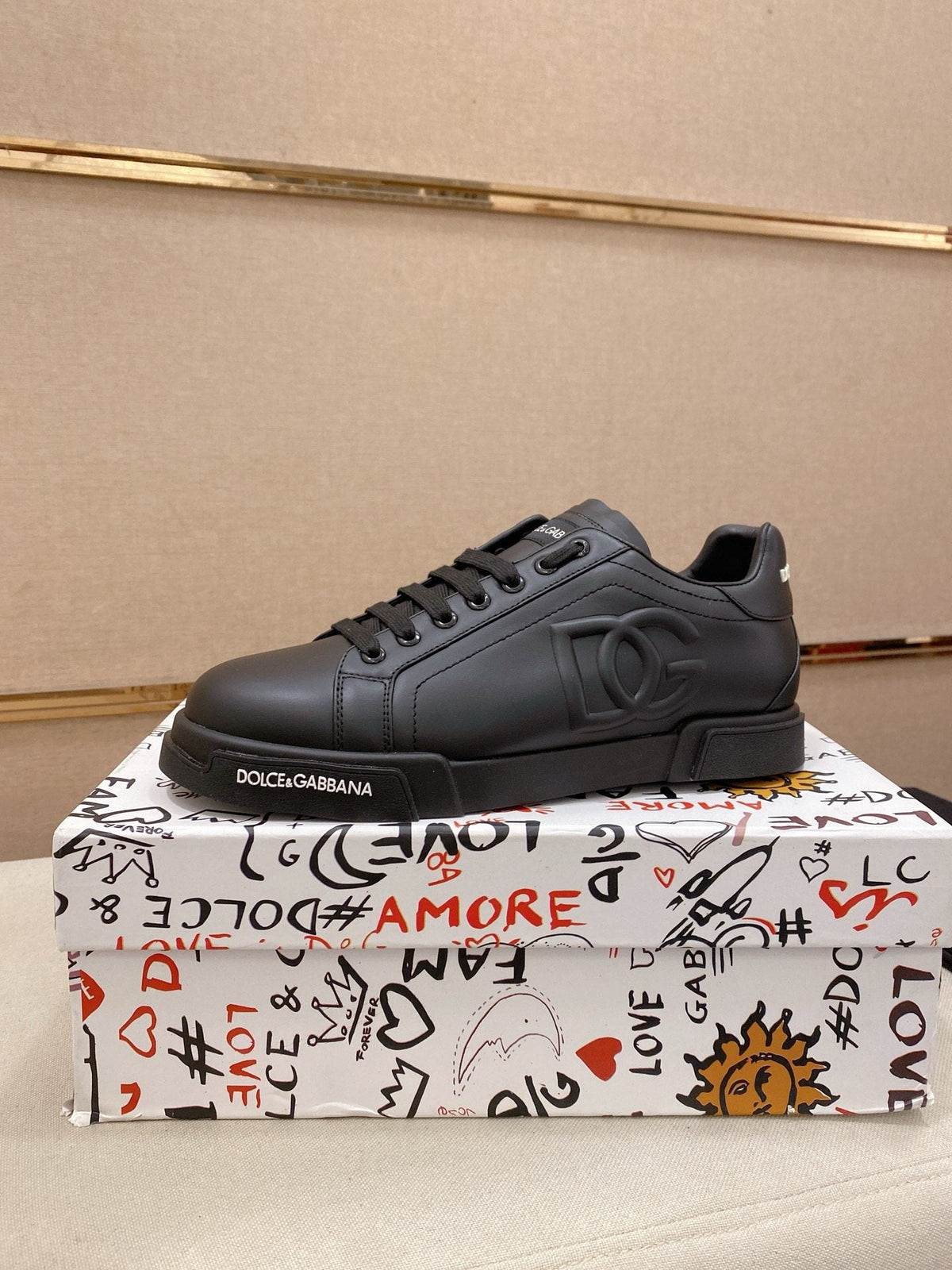 Dolce & Gabbana Black Logo Low-Top Sneakers — hero
