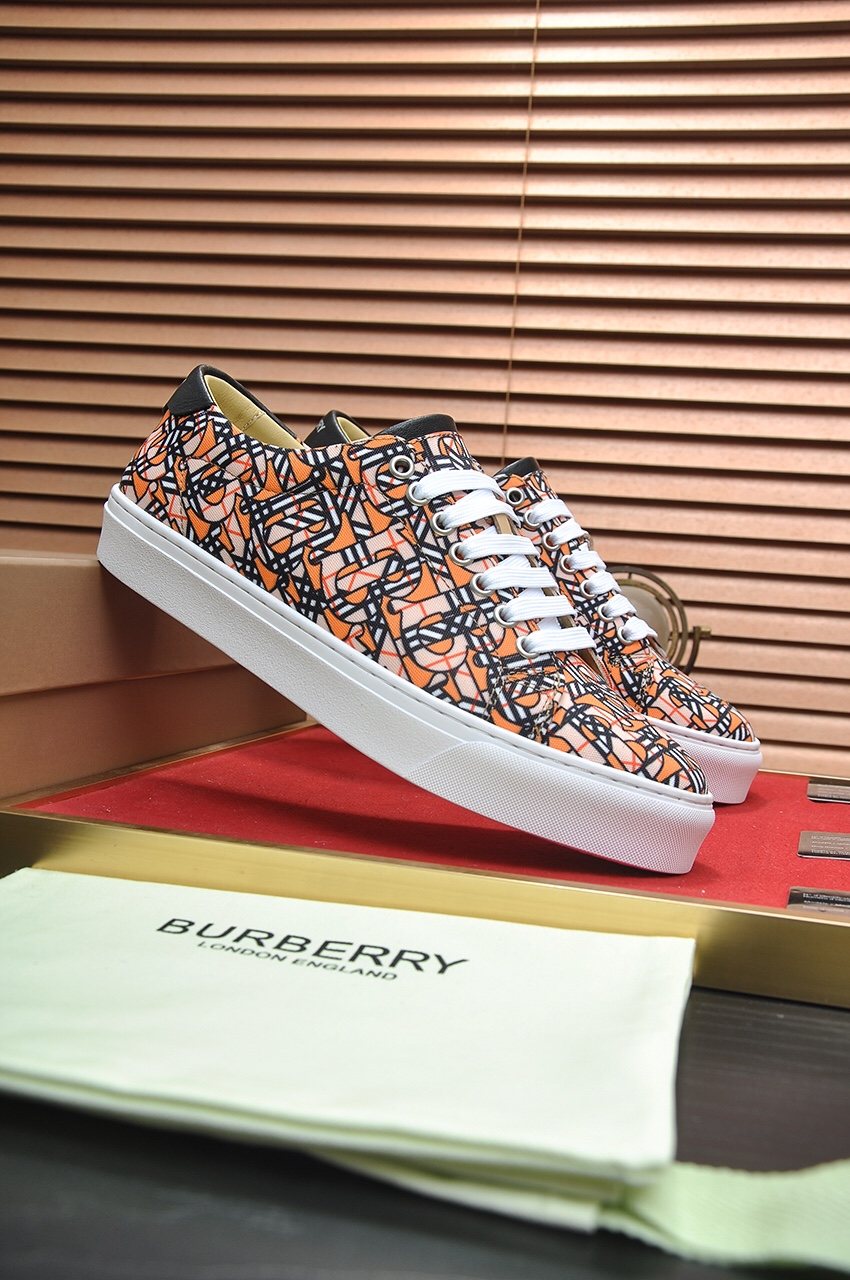 Burberry Geometric-Print Low-Top Sneakers — front