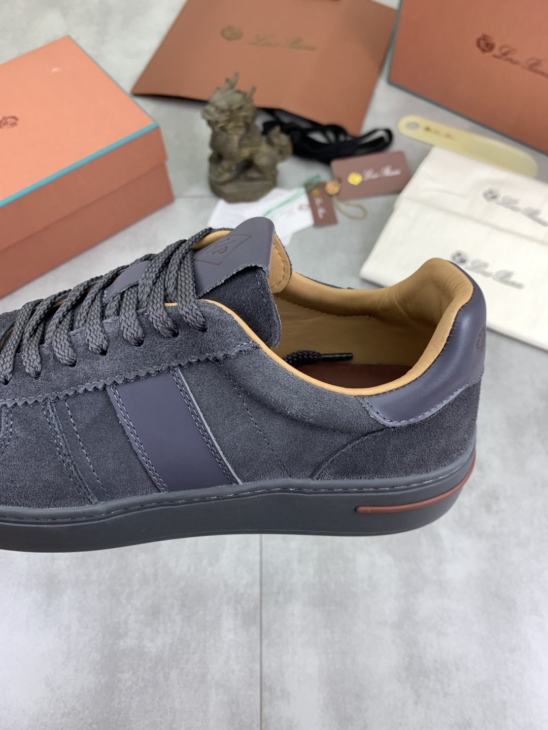 微商相册测试鞋子-Loro Piana Navy Panel Low-Top Sneakers — detail