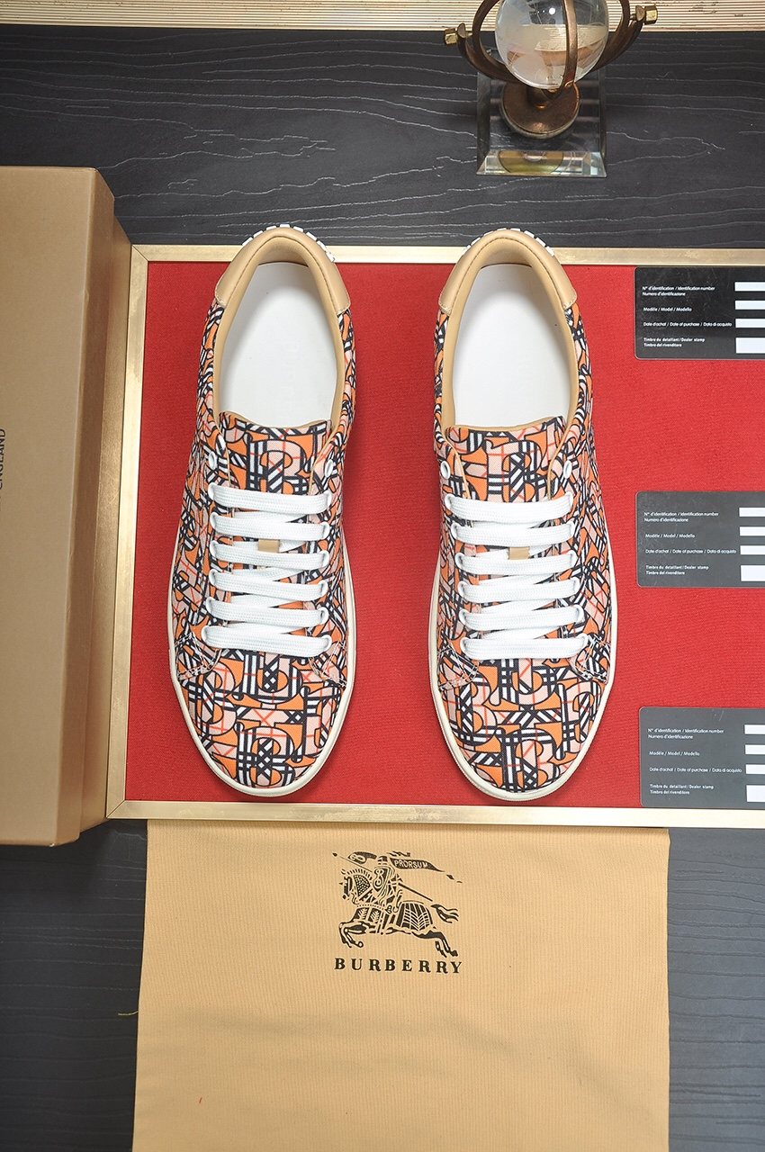 Burberry Orange Geometric Low-Top Sneakers — front