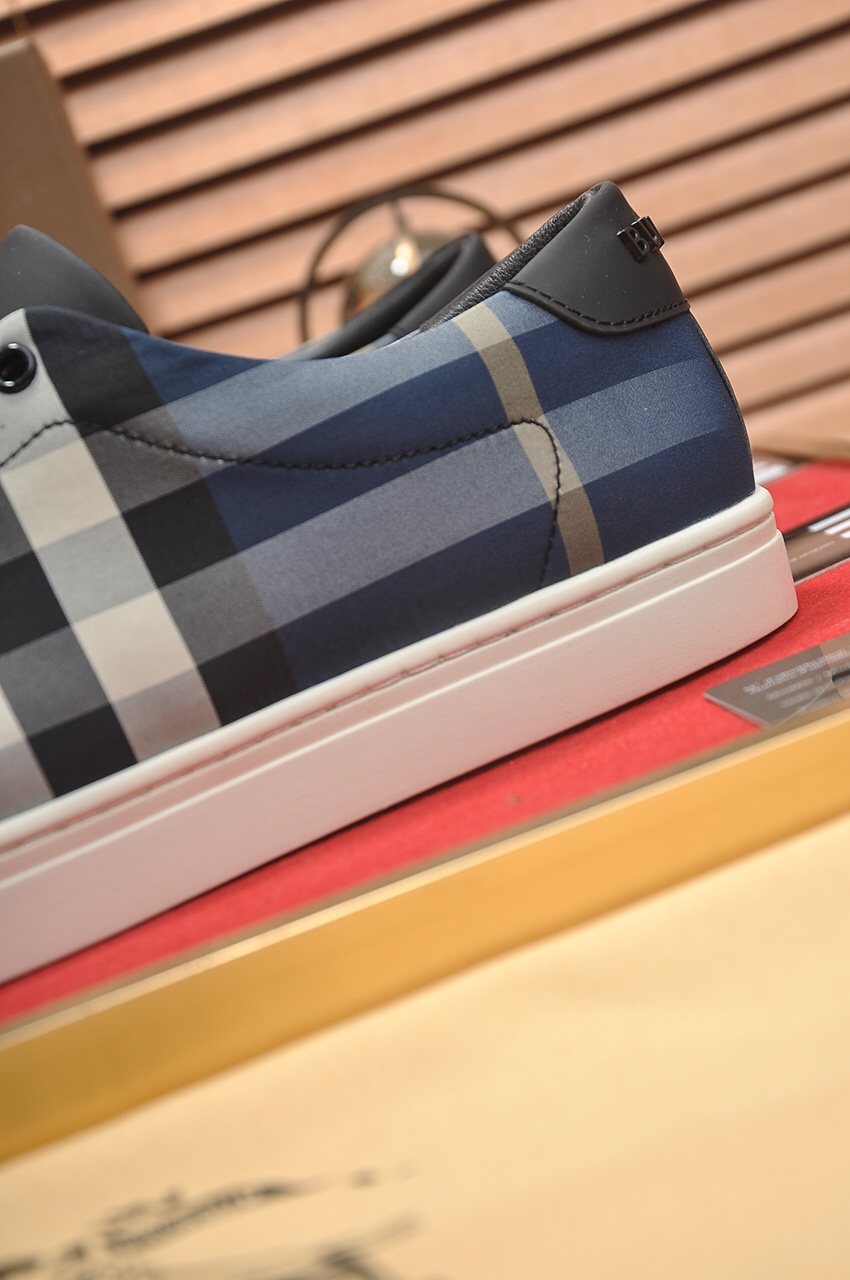 Burberry Check Panel Low-Top Sneakers — detail
