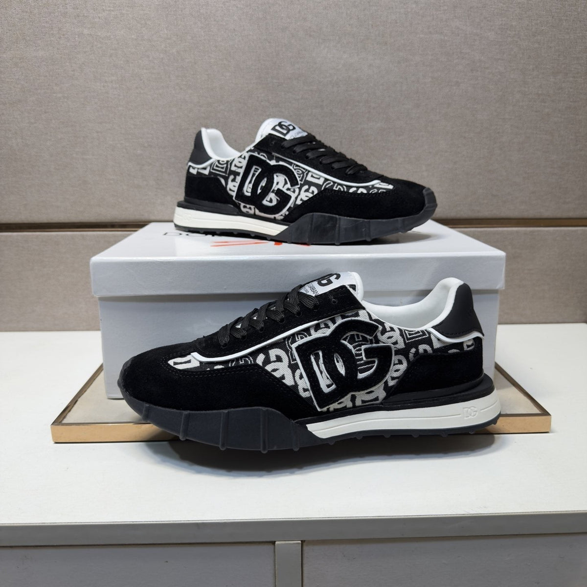 Dolce & Gabbana Logo Panel Low-Top Sneakers — side