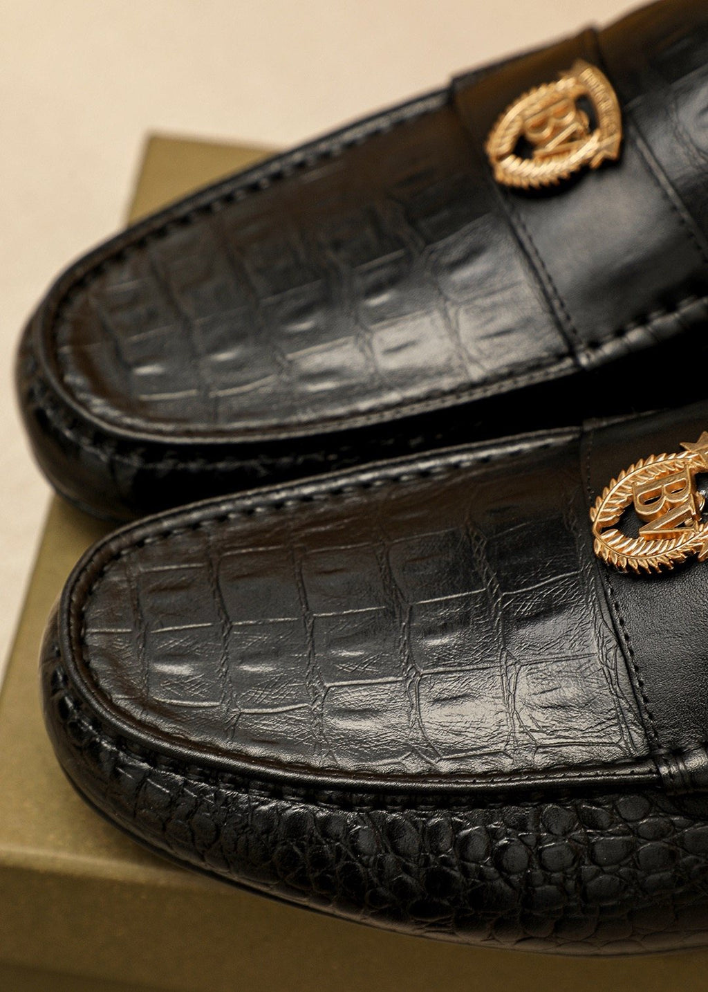 Bottega Veneta Black Textured Loafers — detail