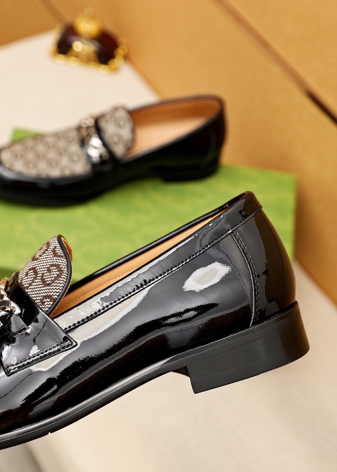 Gucci Black & Beige Patterned Loafers — detail