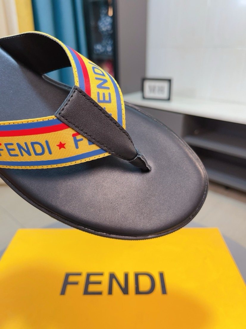 FENDI Multicolor Strap Thong Sandals — detail
