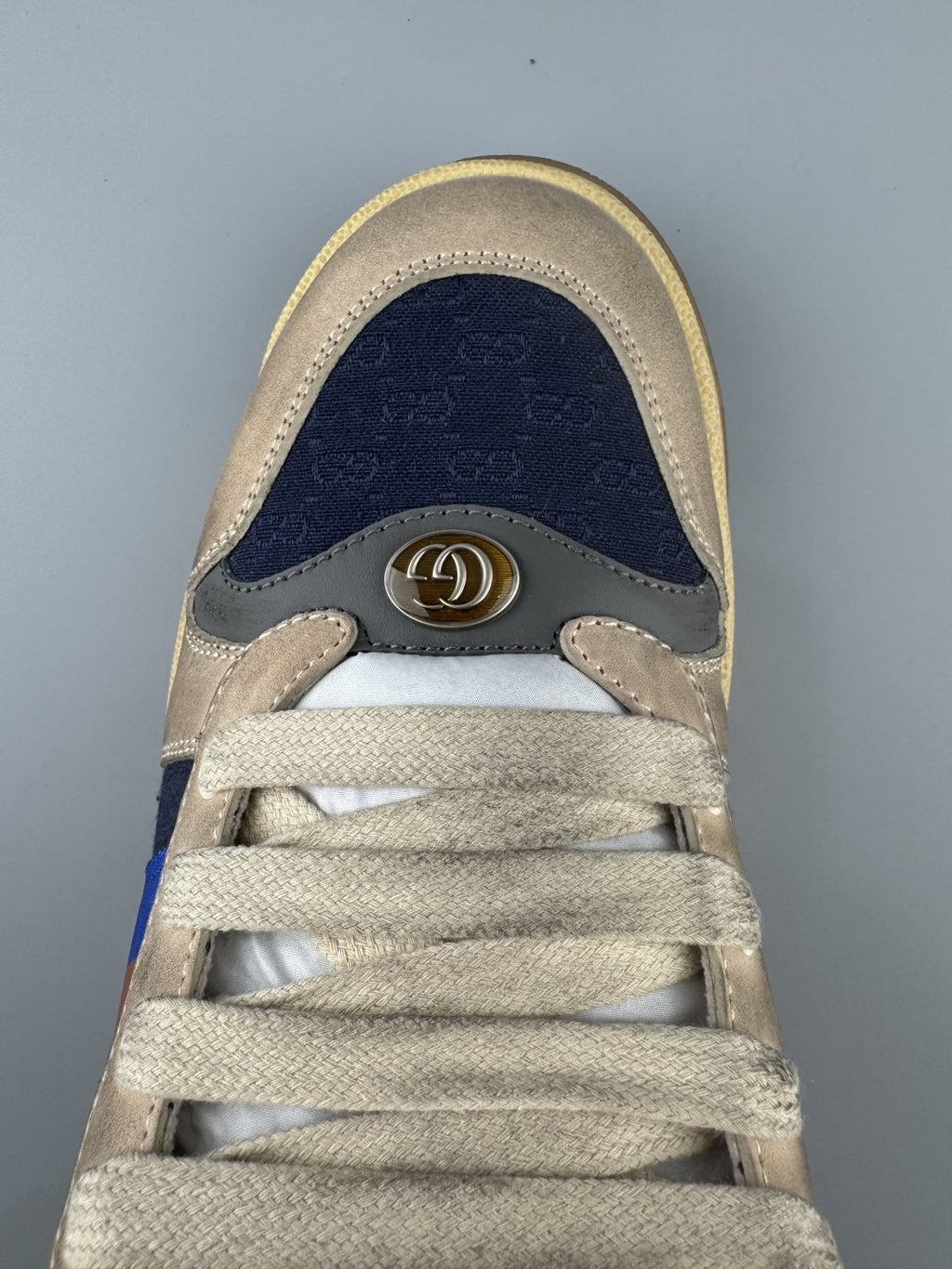 Gucci Beige Stripe Low-Top Sneakers — detail