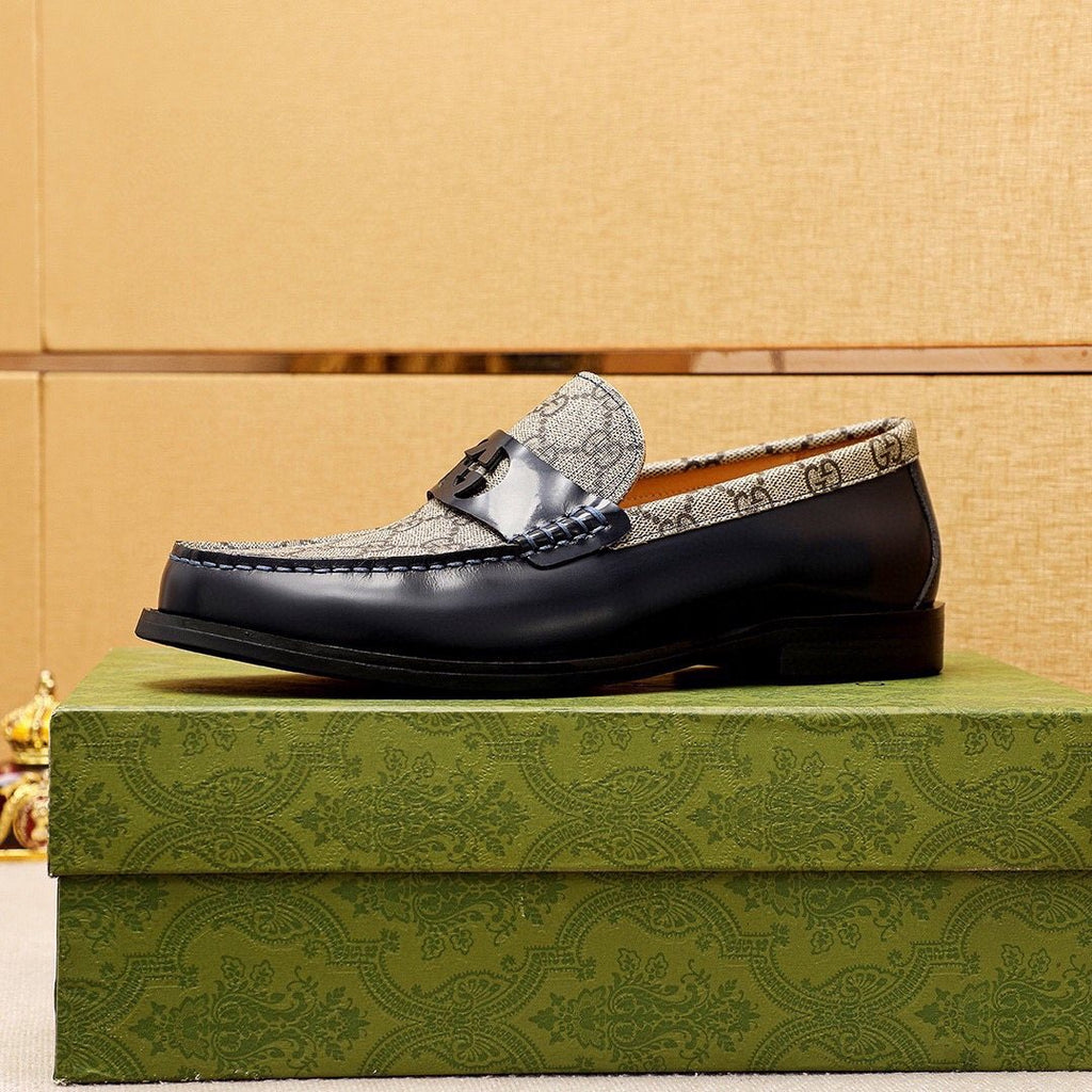 微商相册测试鞋子-Gucci Black Patent Monogram Loafers — side