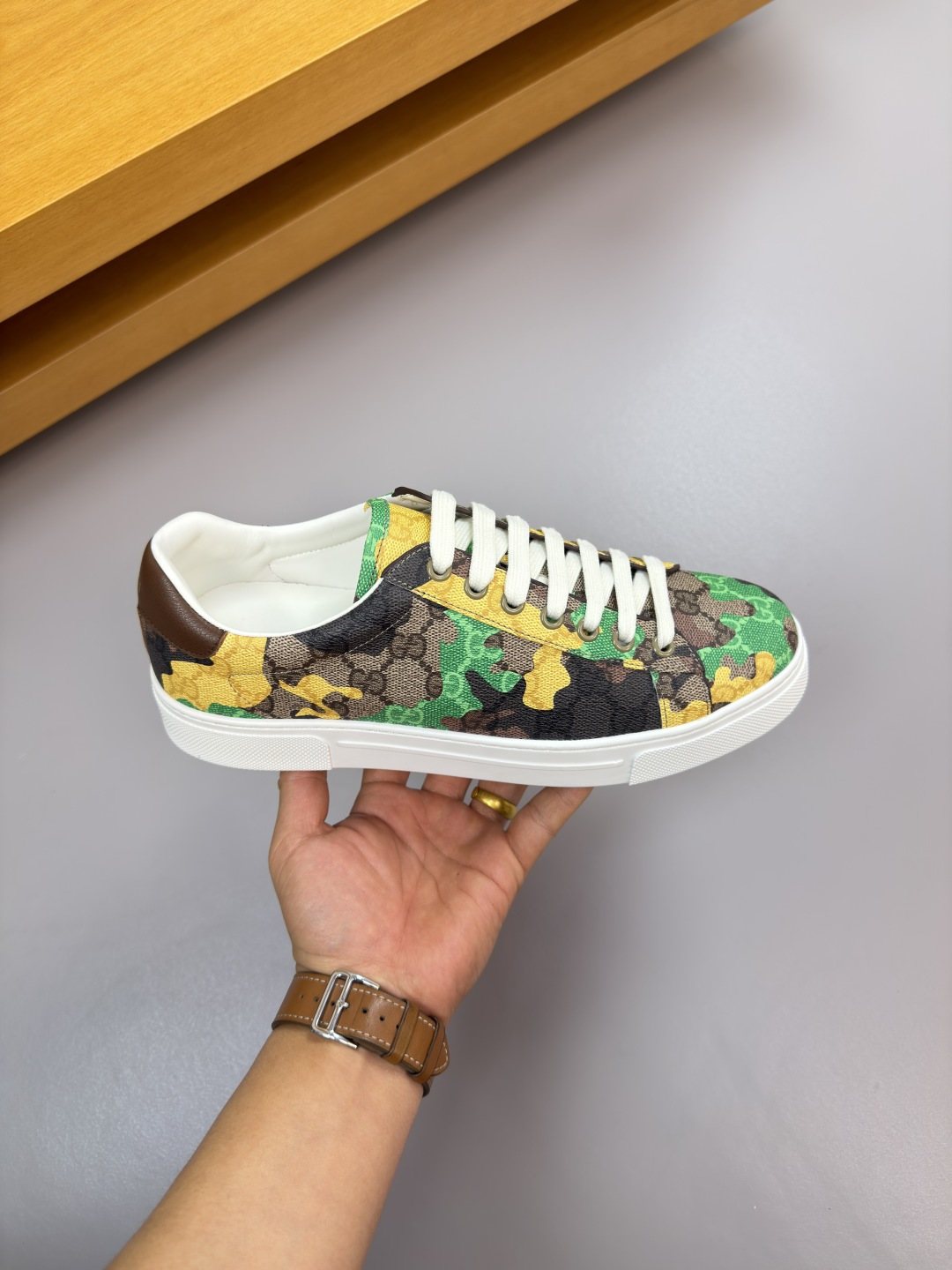 Gucci Turquoise Patterned Low-Top Sneakers — model