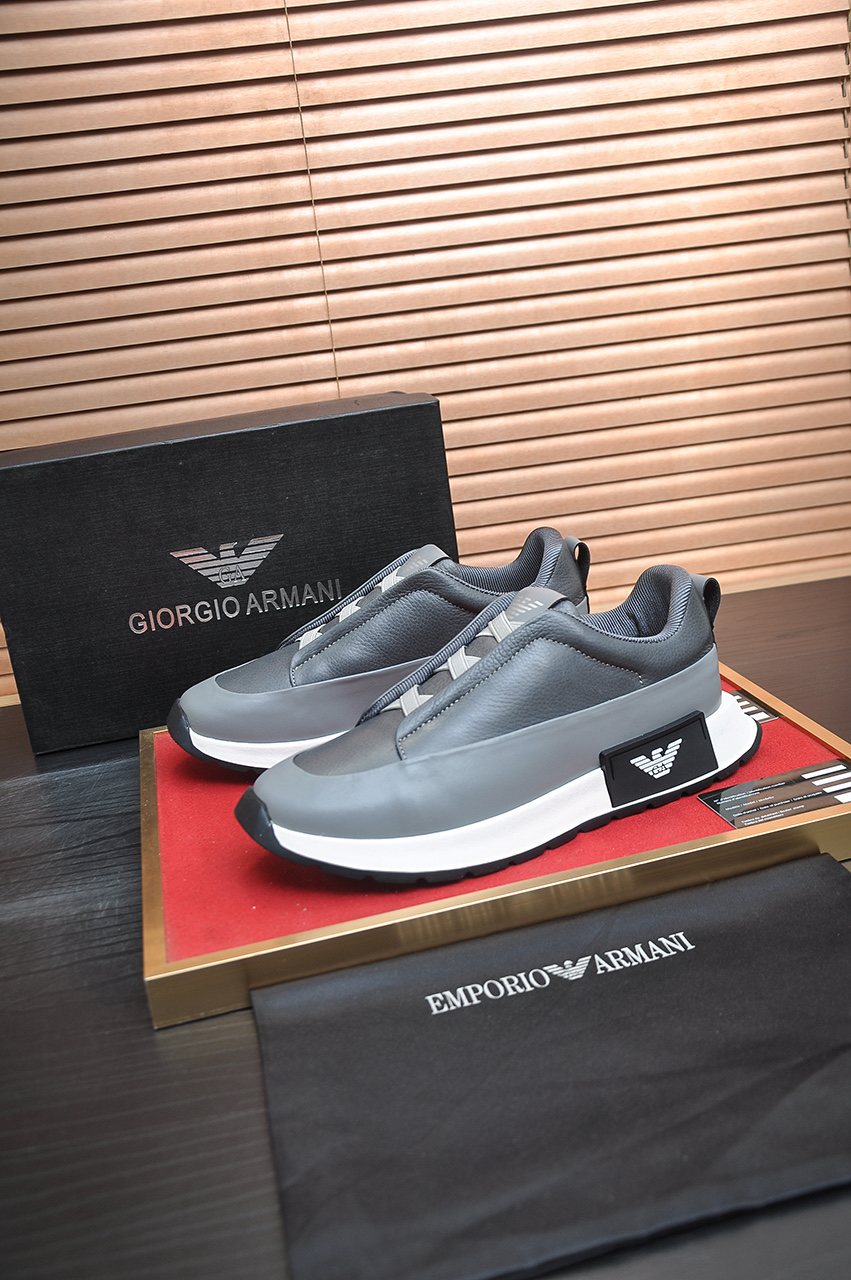 Armani Eagle-Accent Low-Top Sneakers — front