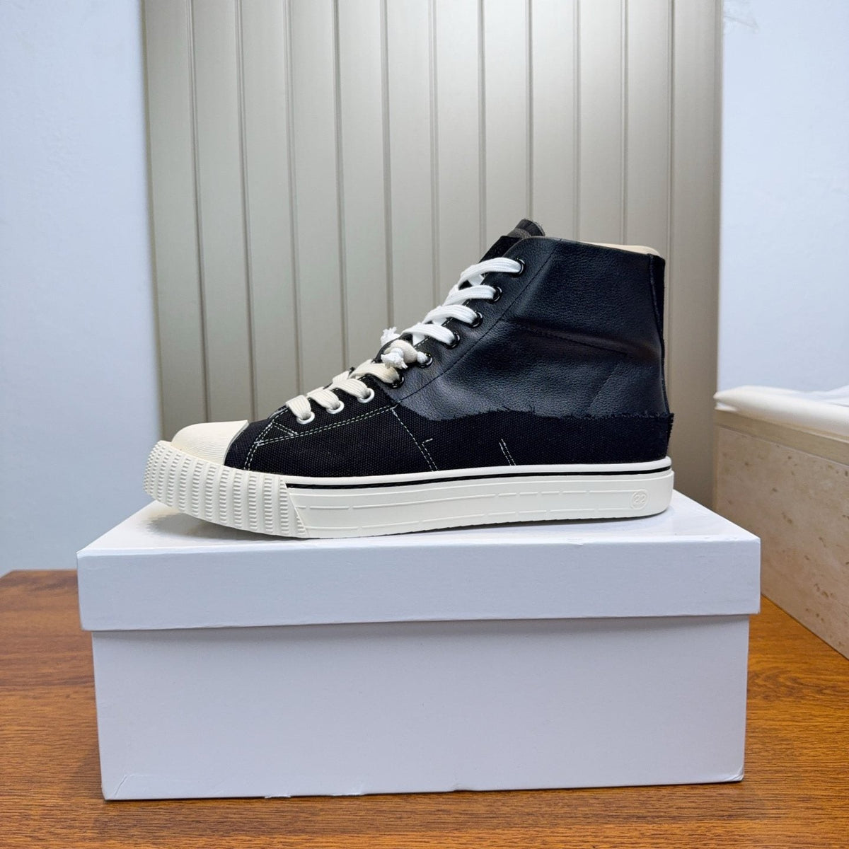 Maison Margiela High-Top Sneakers — front