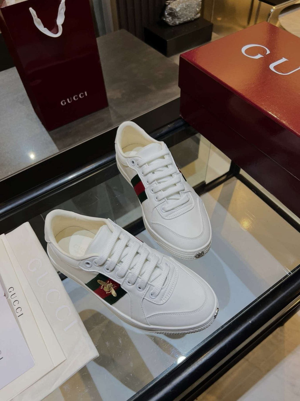 Gucci White Stripe Bee Low-Top Sneakers — front