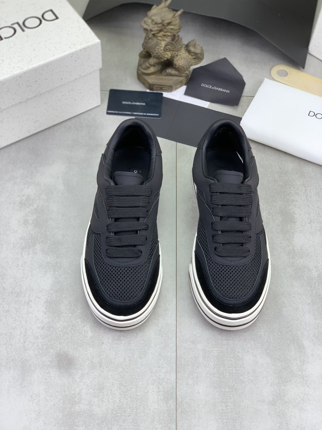 微商相册测试鞋子-Dolce & Gabbana Patterned Low-Top Sneakers — front