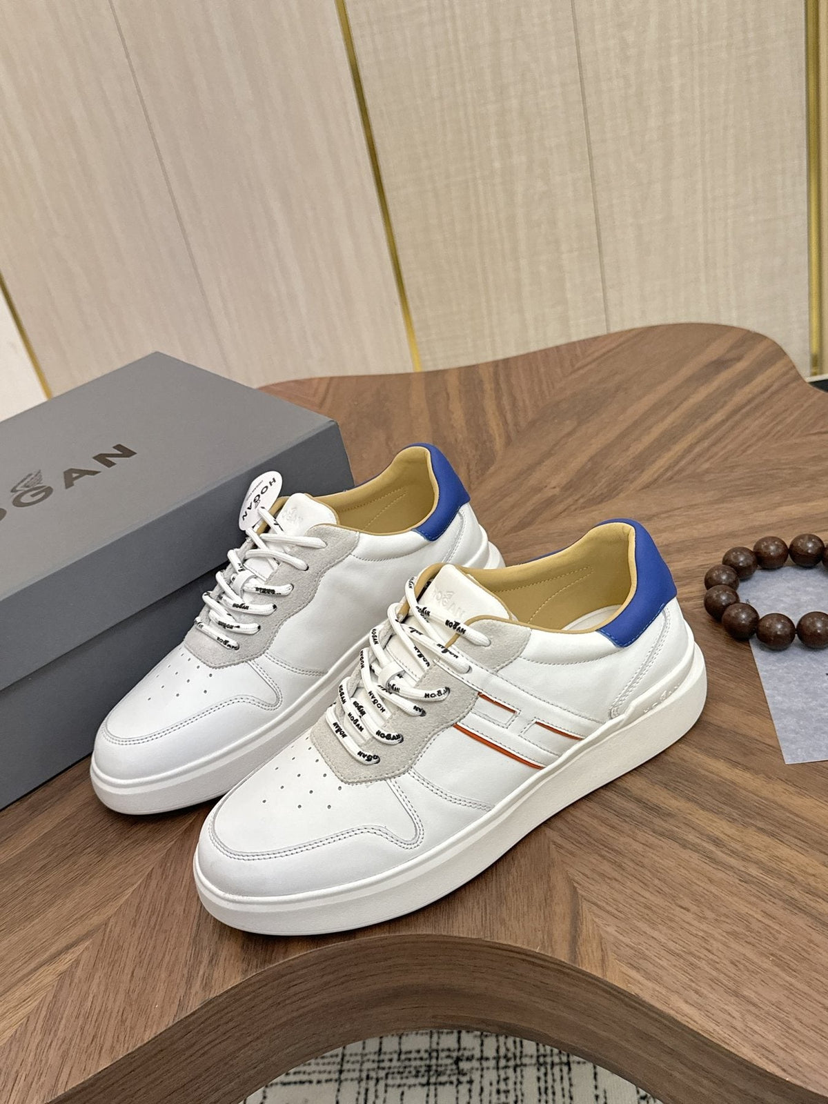 Hogan H580 Color-Block Low-Top Sneakers — front
