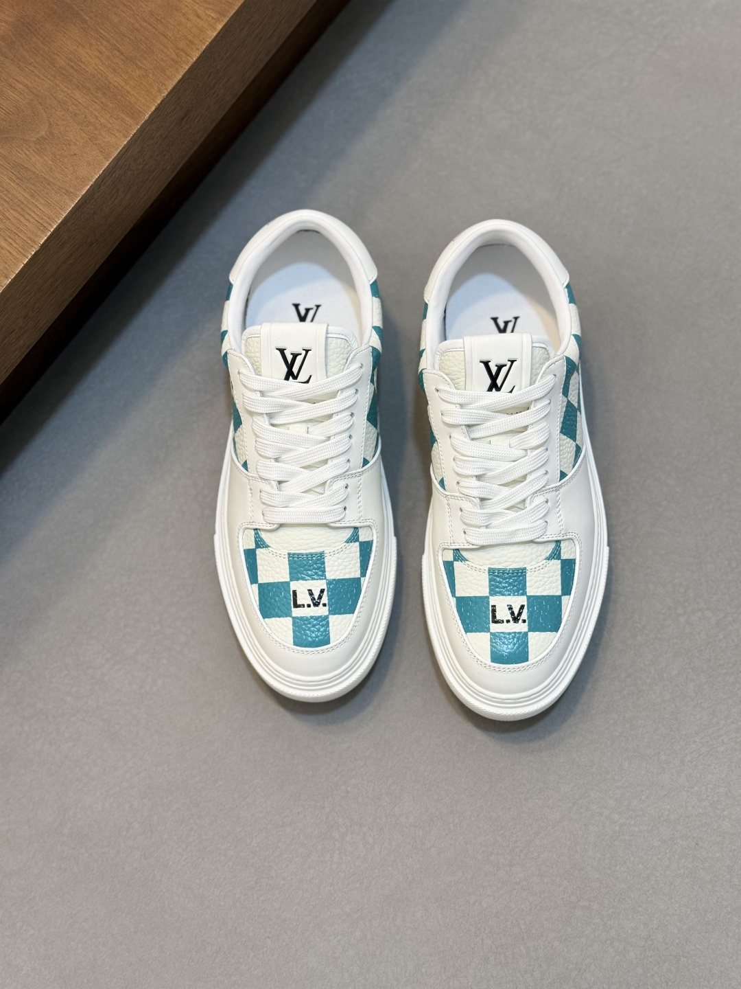 Louis Vuitton Checkerboard Low-Top Sneakers — front