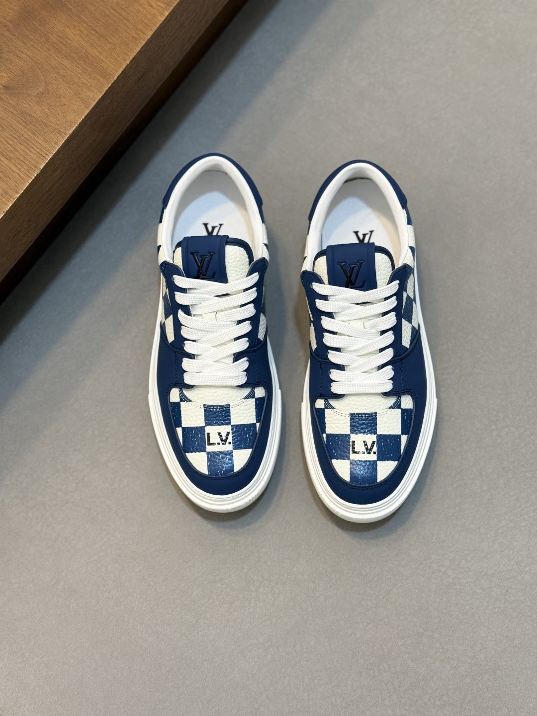 Louis Vuitton Checkerboard Low-Top Sneakers — front
