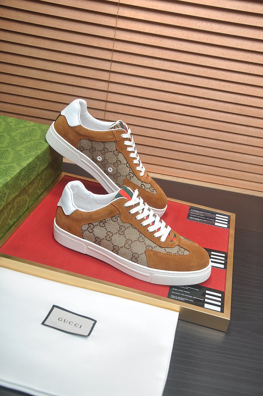 Gucci Black Patterned Low-Top Sneakers — side