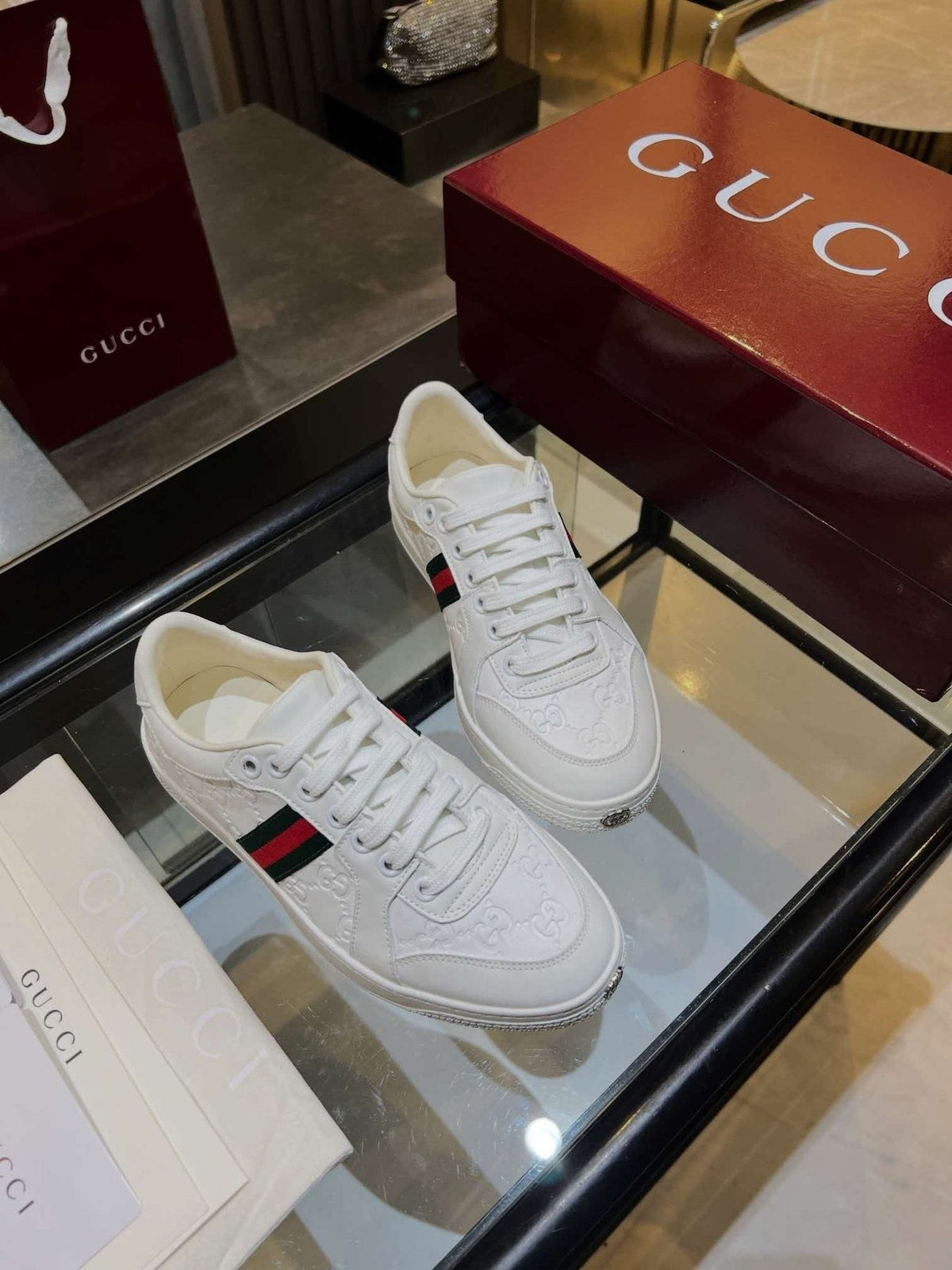 Gucci Green and Red Stripe Low-Top Sneakers — front