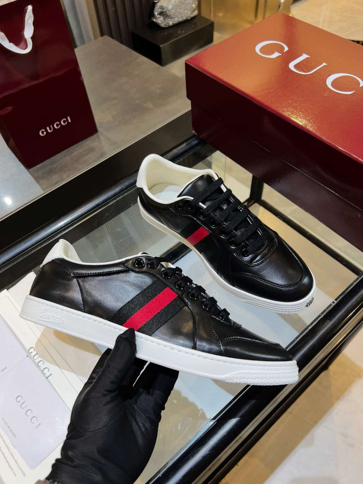 Gucci Green and Red Stripe Low-Top Sneakers — front