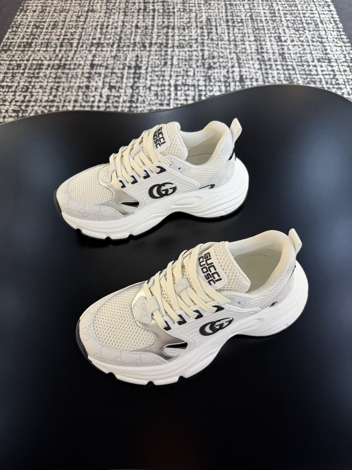 Gucci GG Logo Low-Top Sneakers — front