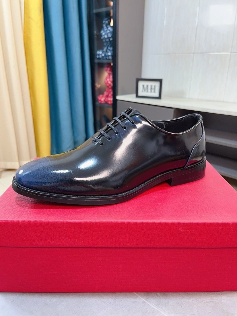 Ferragamo Plain-Toe Leather Lace-Up Dress Shoes — front