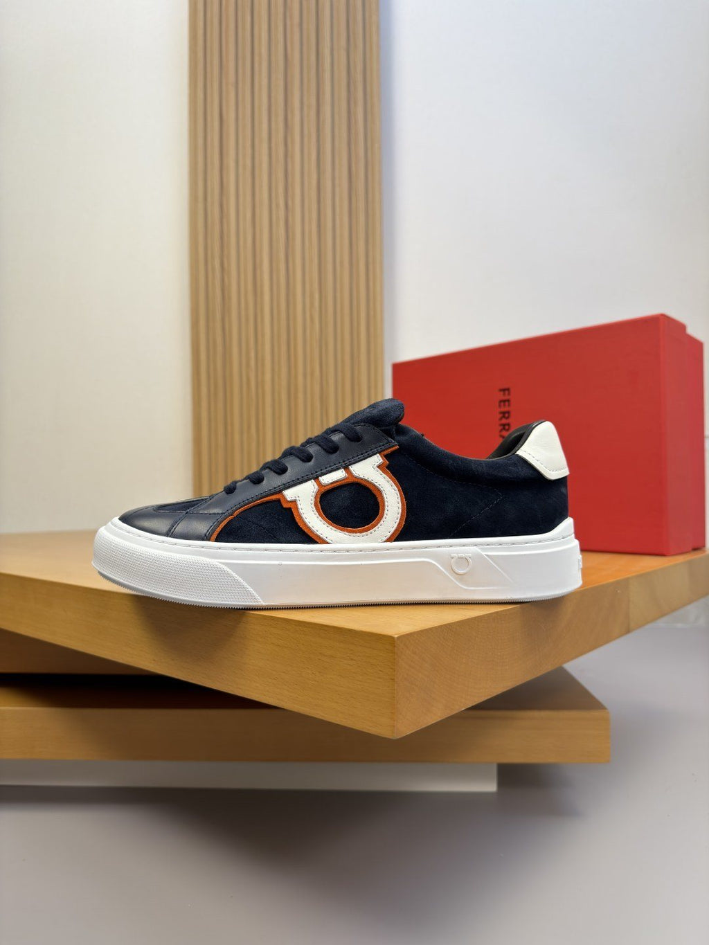 Ferragamo Contrast-Trim Low-Top Sneakers — side
